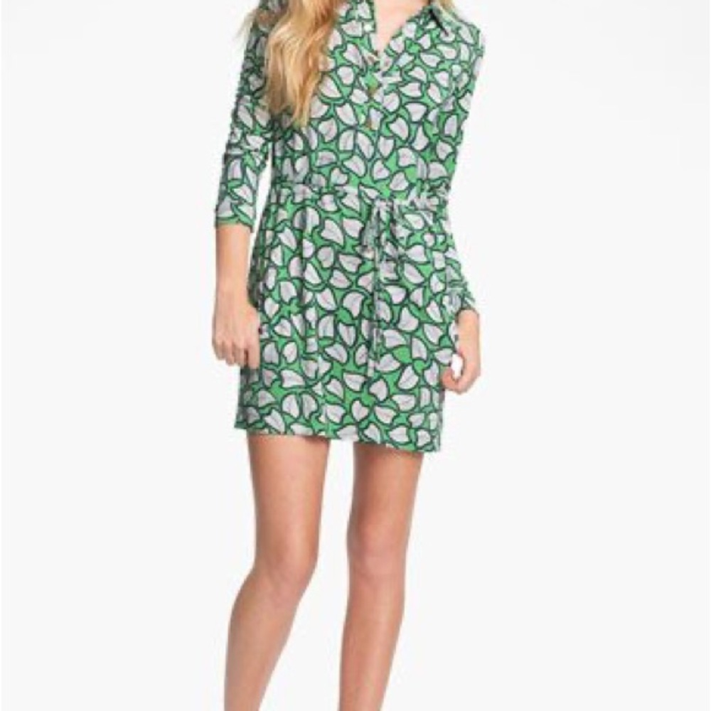 Diane Von Furstenberg DVF Green Leaf Print 100% Silk Shirt Dress Gold Buttons